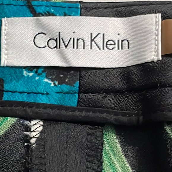 Calvin Klein pants, size 6 - Picture 10 of 13